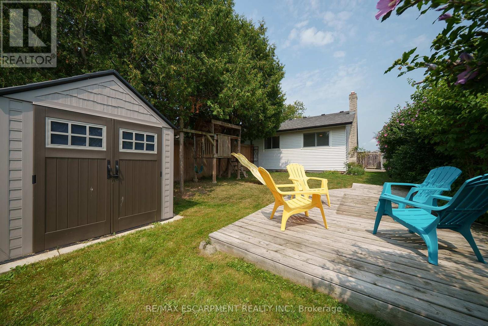 Photo 31 of 70 Four Seasons Drive, Brantford ON