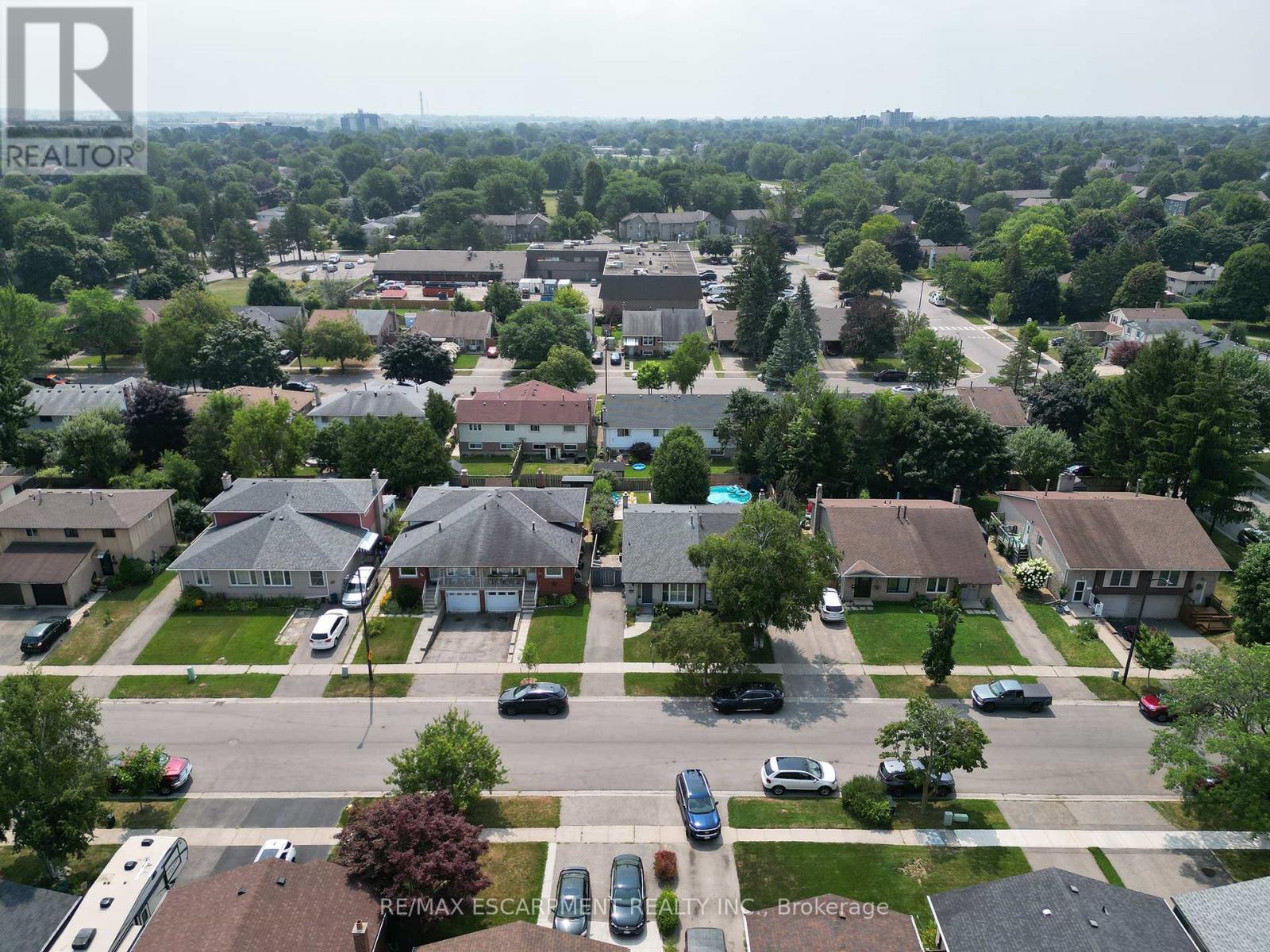 Photo 2 of 70 Four Seasons Drive, Brantford ON