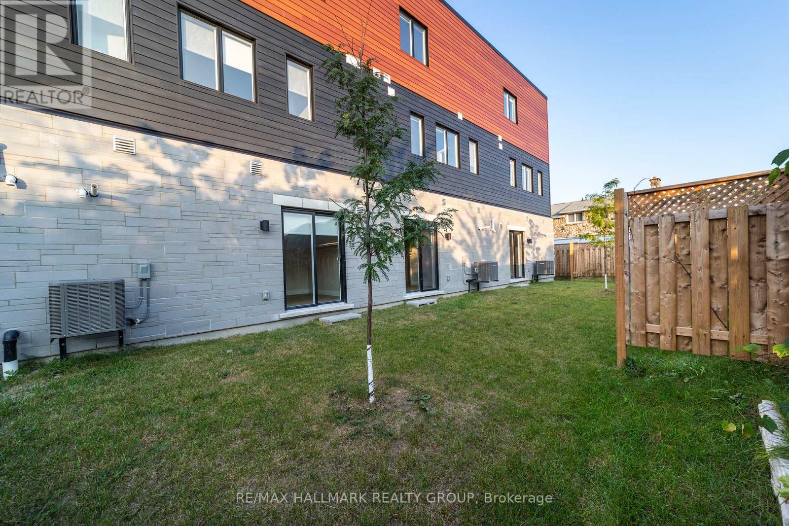 Photo 12 of 809 Star Private, Ottawa ON
