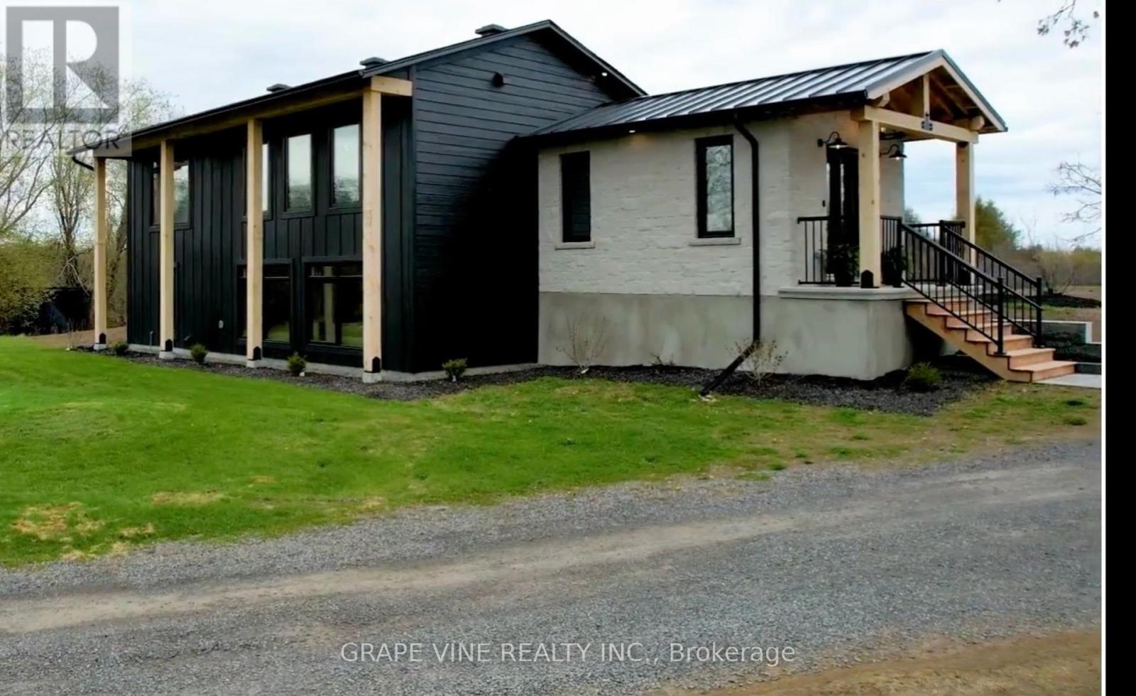 Photo 2 of 1671 County Rd 43 Road, North Grenville ON