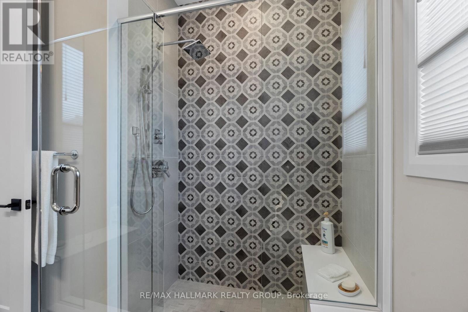 Photo 11 of 213 Skipper Drive, Ottawa ON
