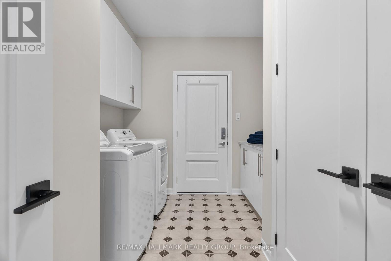 Photo 24 of 213 Skipper Drive, Ottawa ON
