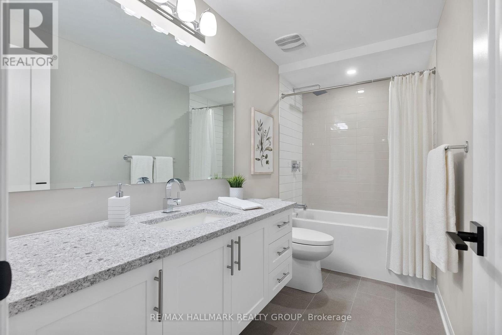 Photo 38 of 213 Skipper Drive, Ottawa ON