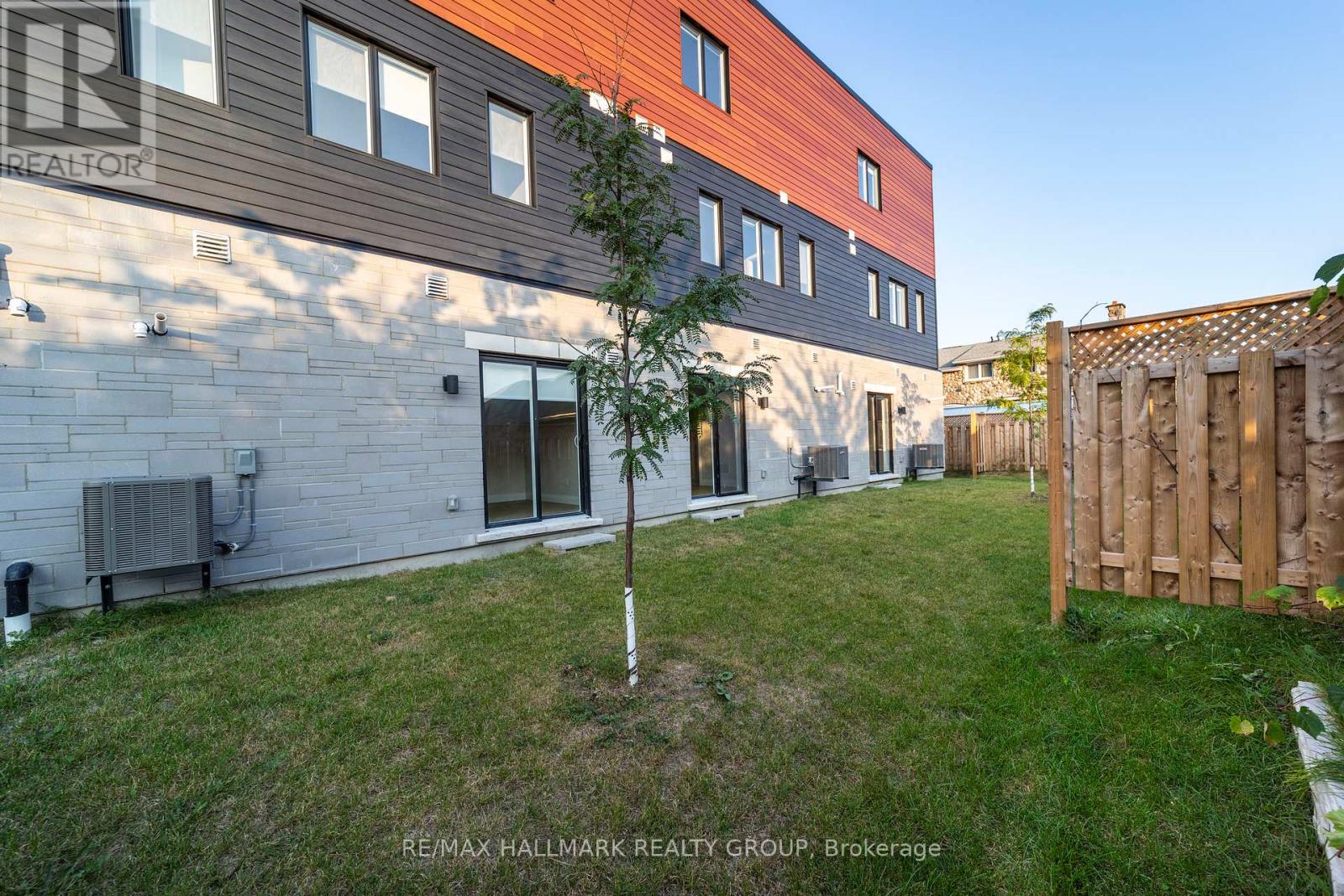 Photo 23 of 815 Star Private, Ottawa ON