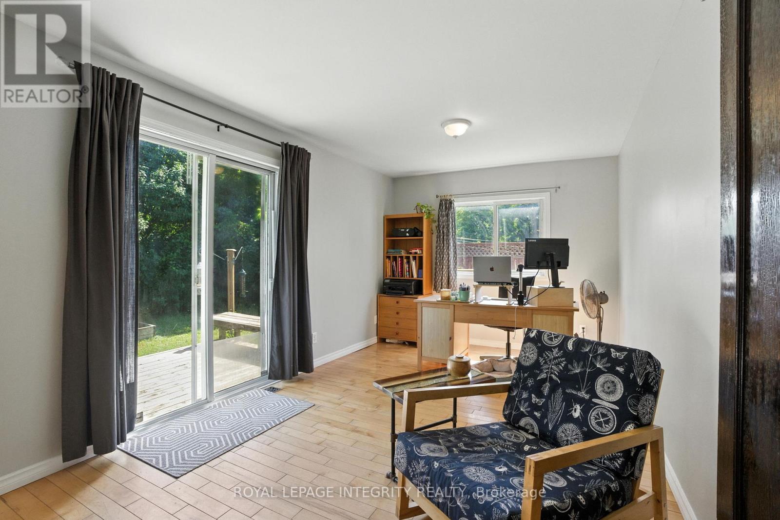 Photo 15 of 841 Merivale Road, Ottawa ON
