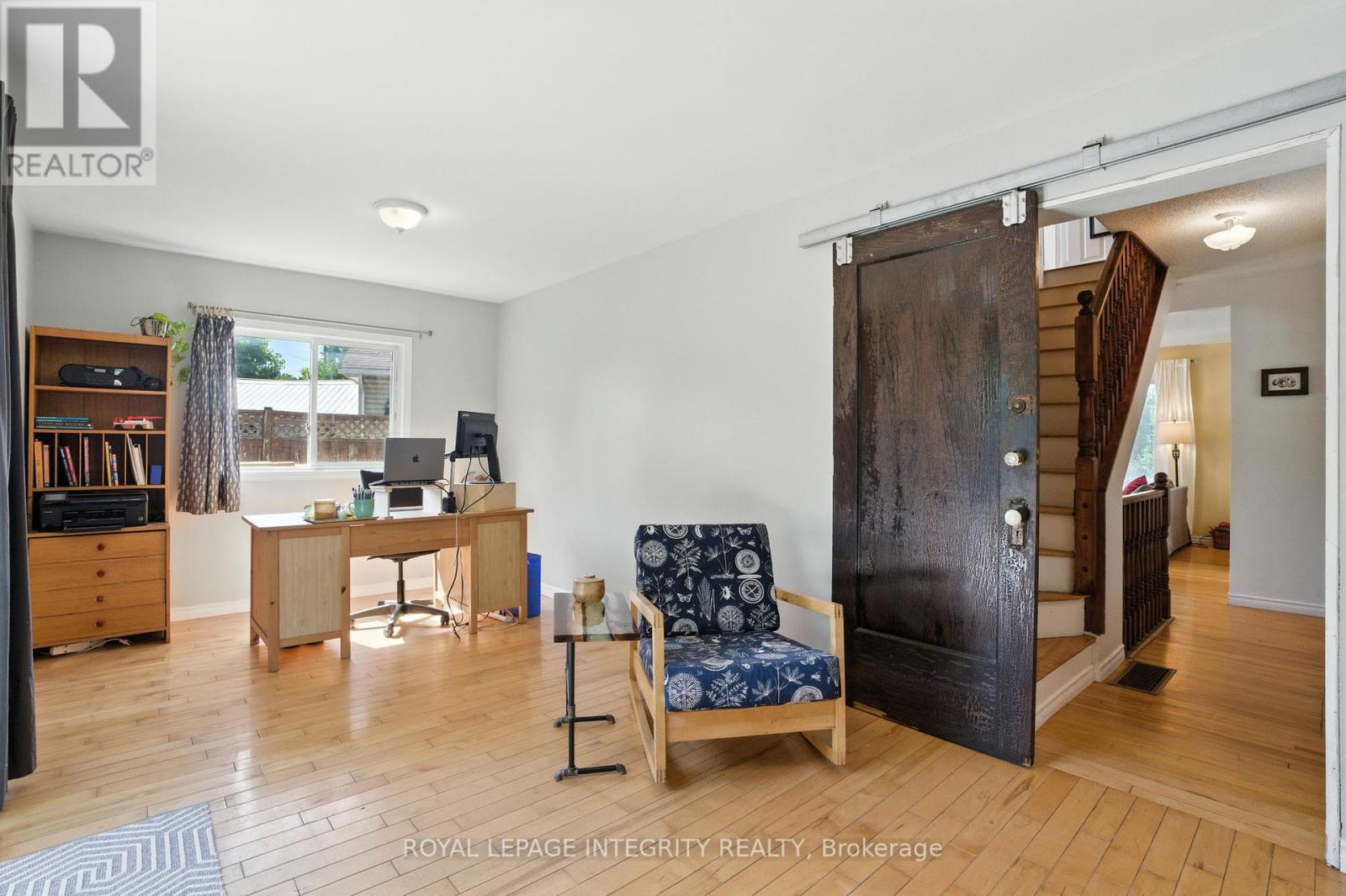 Photo 16 of 841 Merivale Road, Ottawa ON