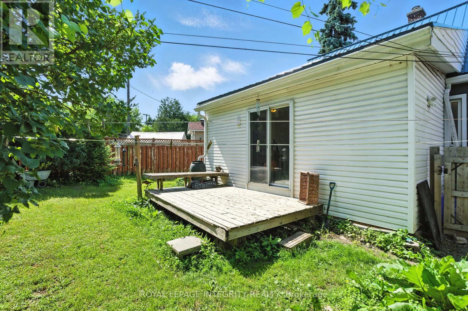 Photo 25 of 841 Merivale Road, Ottawa ON