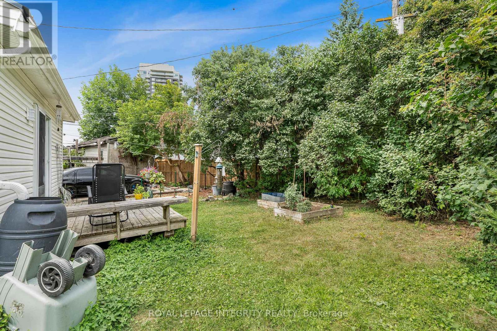 Photo 27 of 841 Merivale Road, Ottawa ON