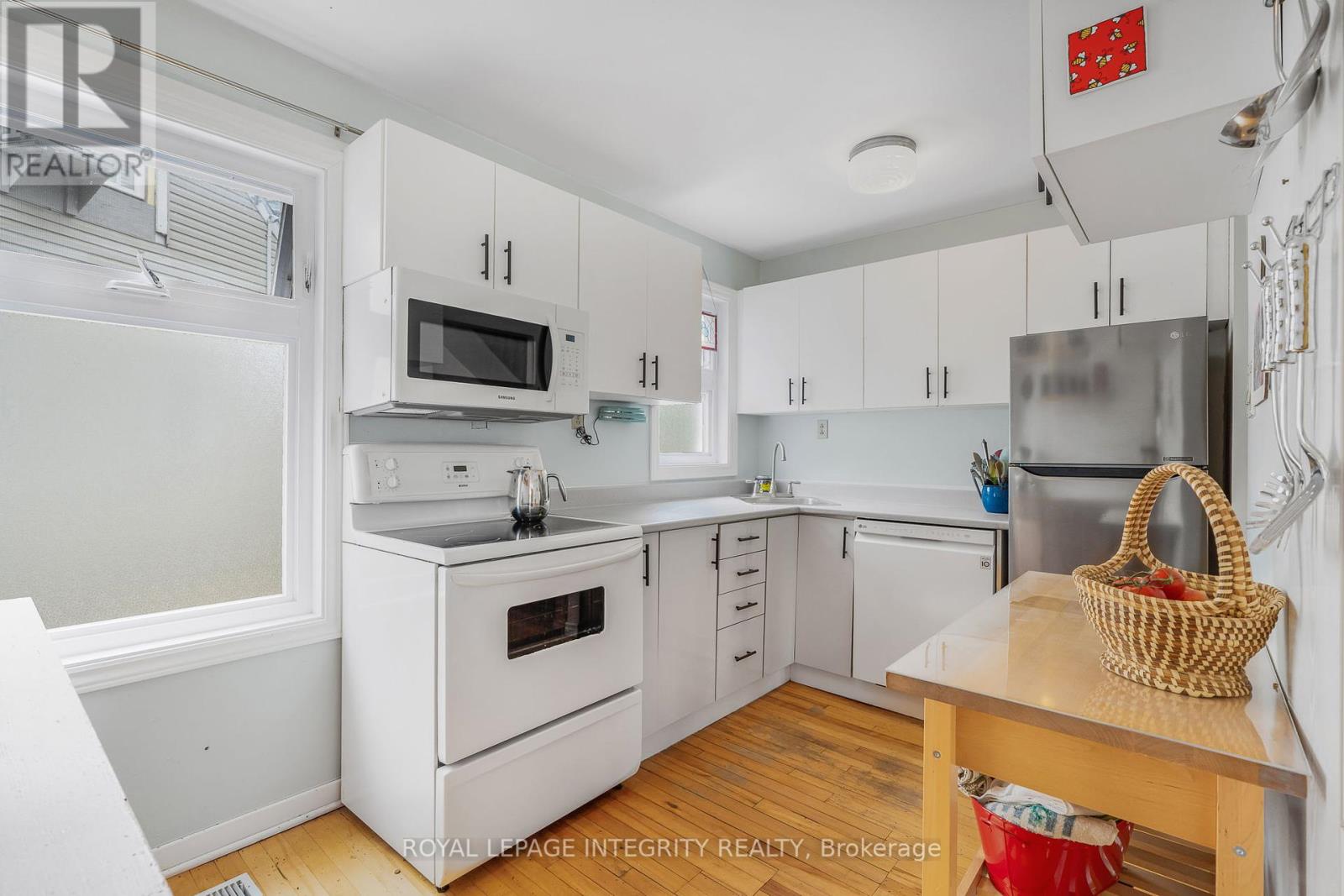 Photo 7 of 841 Merivale Road, Ottawa ON