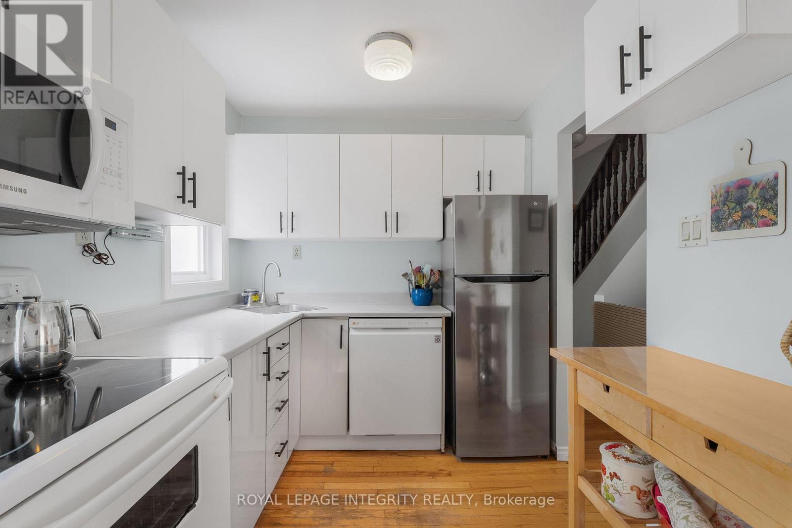 Photo 8 of 841 Merivale Road, Ottawa ON