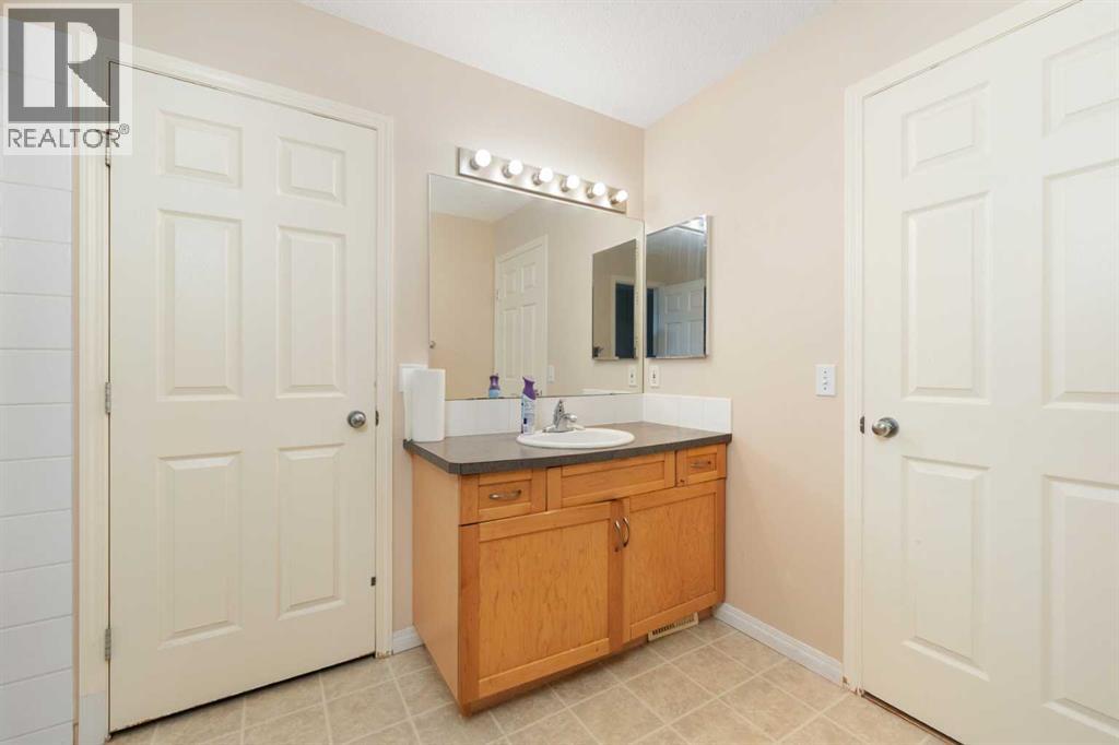Single Family House for Sale in  Royal Oak Gardens NW Royal Oak Calgary 