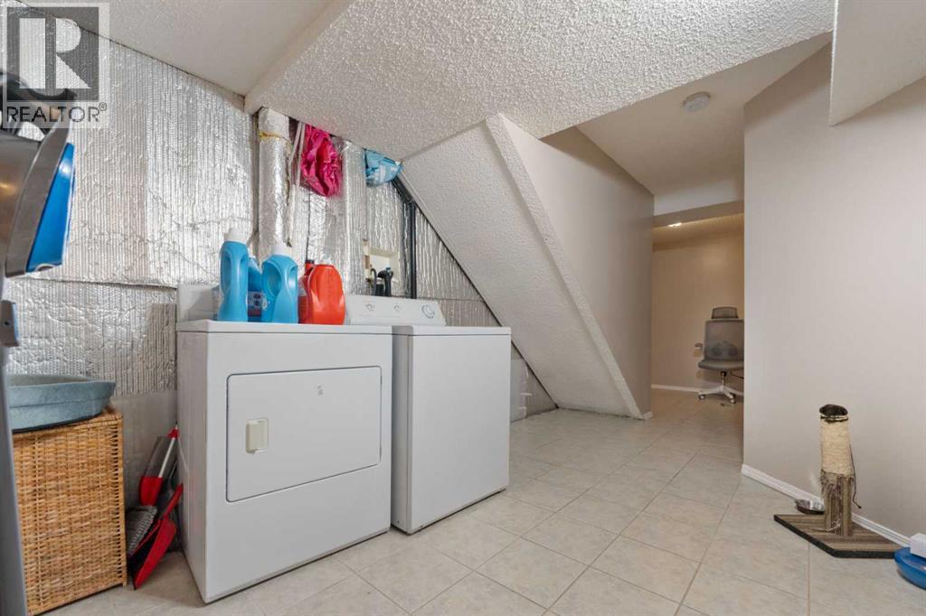 Single Family House for Sale in  Royal Oak Gardens NW Royal Oak Calgary 