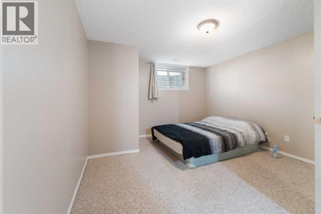 Single Family House for Sale in  Royal Oak Gardens NW Royal Oak Calgary 