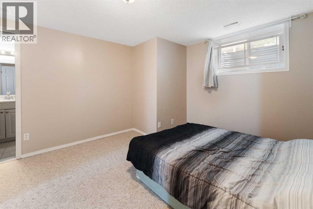 Single Family House for Sale in  Royal Oak Gardens NW Royal Oak Calgary 