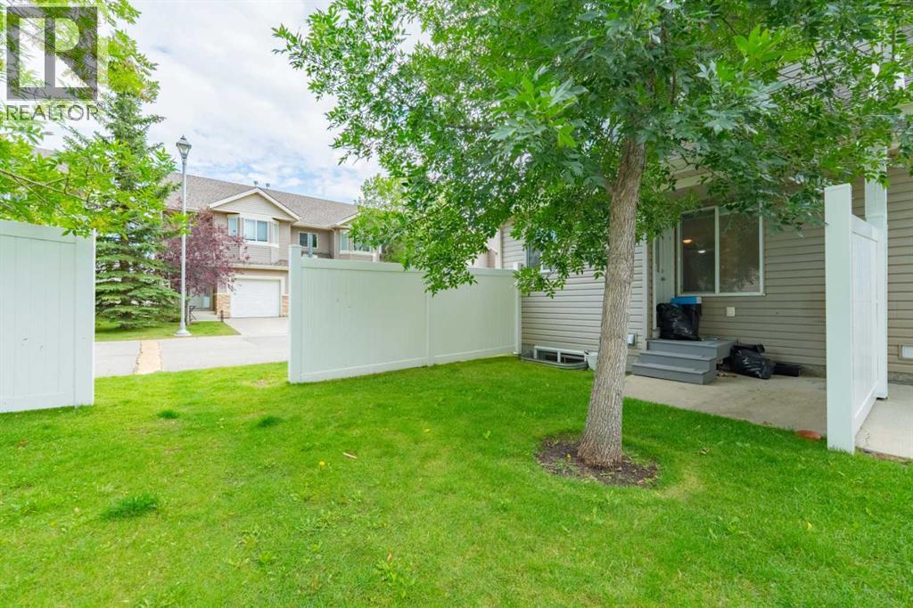 Single Family House for Sale in  Royal Oak Gardens NW Royal Oak Calgary 