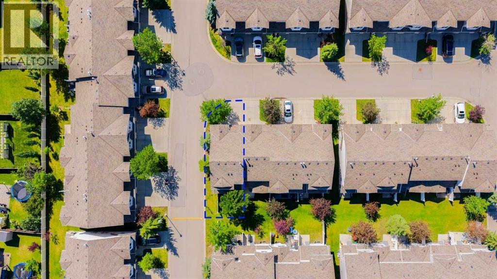 Single Family House for Sale in  Royal Oak Gardens NW Royal Oak Calgary 
