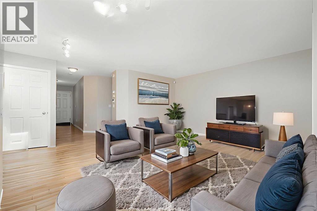 Single Family House for Sale in  Royal Oak Gardens NW Royal Oak Calgary 