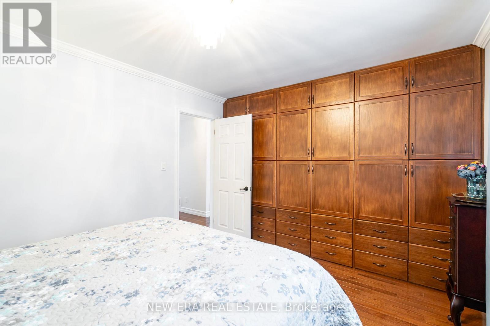 Photo 23 of 258 Nipigon Street, Oshawa ON
