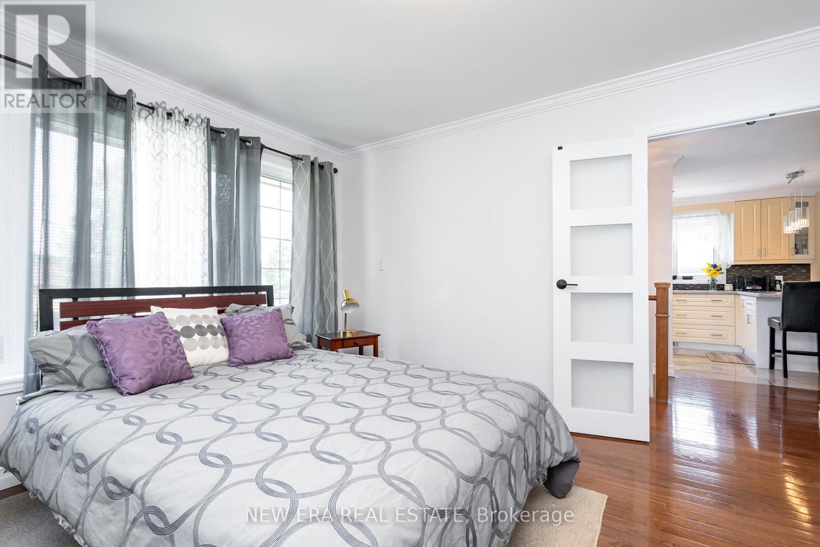 Photo 30 of 258 Nipigon Street, Oshawa ON