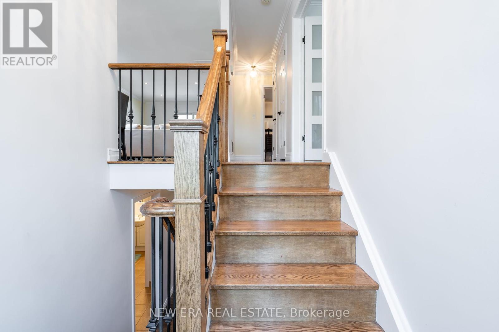 Photo 10 of 258 Nipigon Street, Oshawa ON