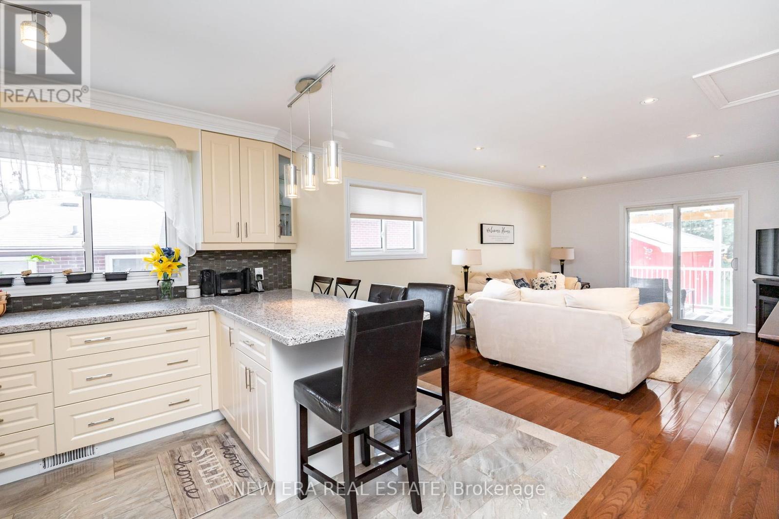 Photo 38 of 258 Nipigon Street, Oshawa ON