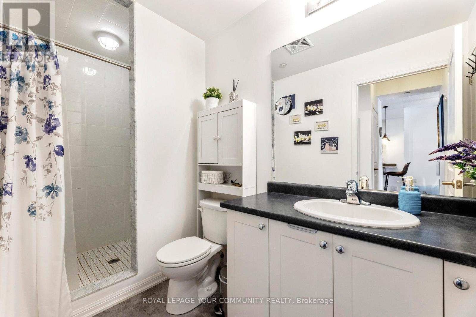 Photo 20 of 102 80 Aspen Springs Drive, Clarington ON