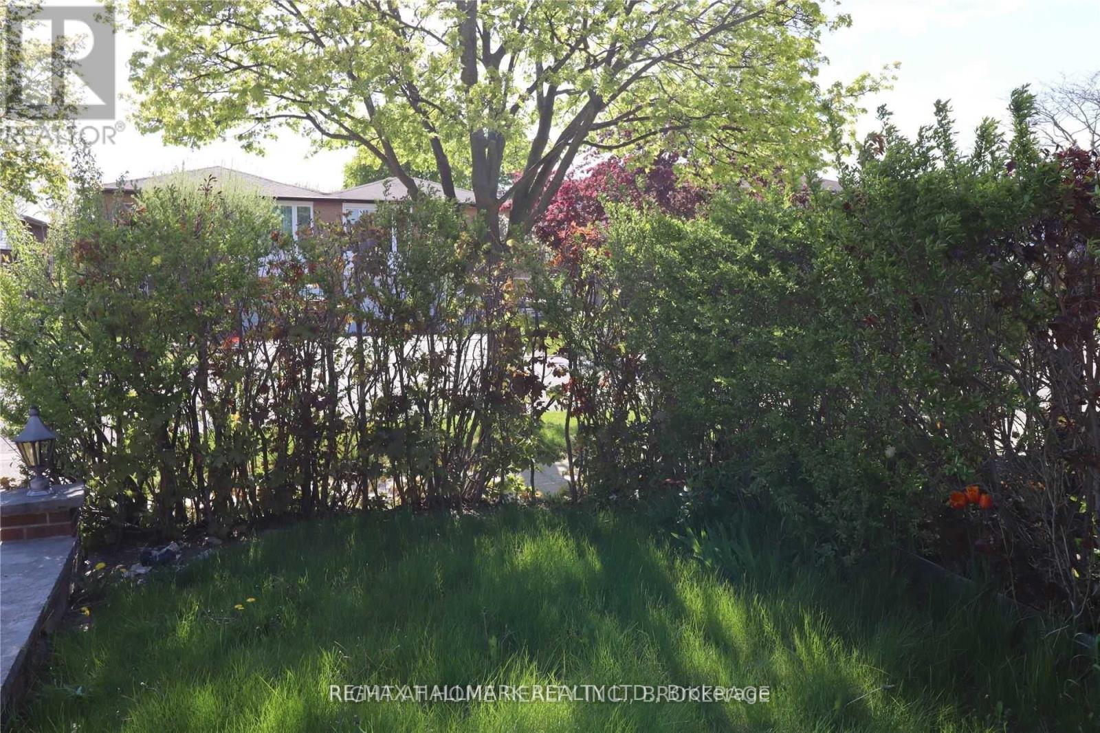 Photo 13 of Bsmt 69 Hildenboro Square, Toronto ON