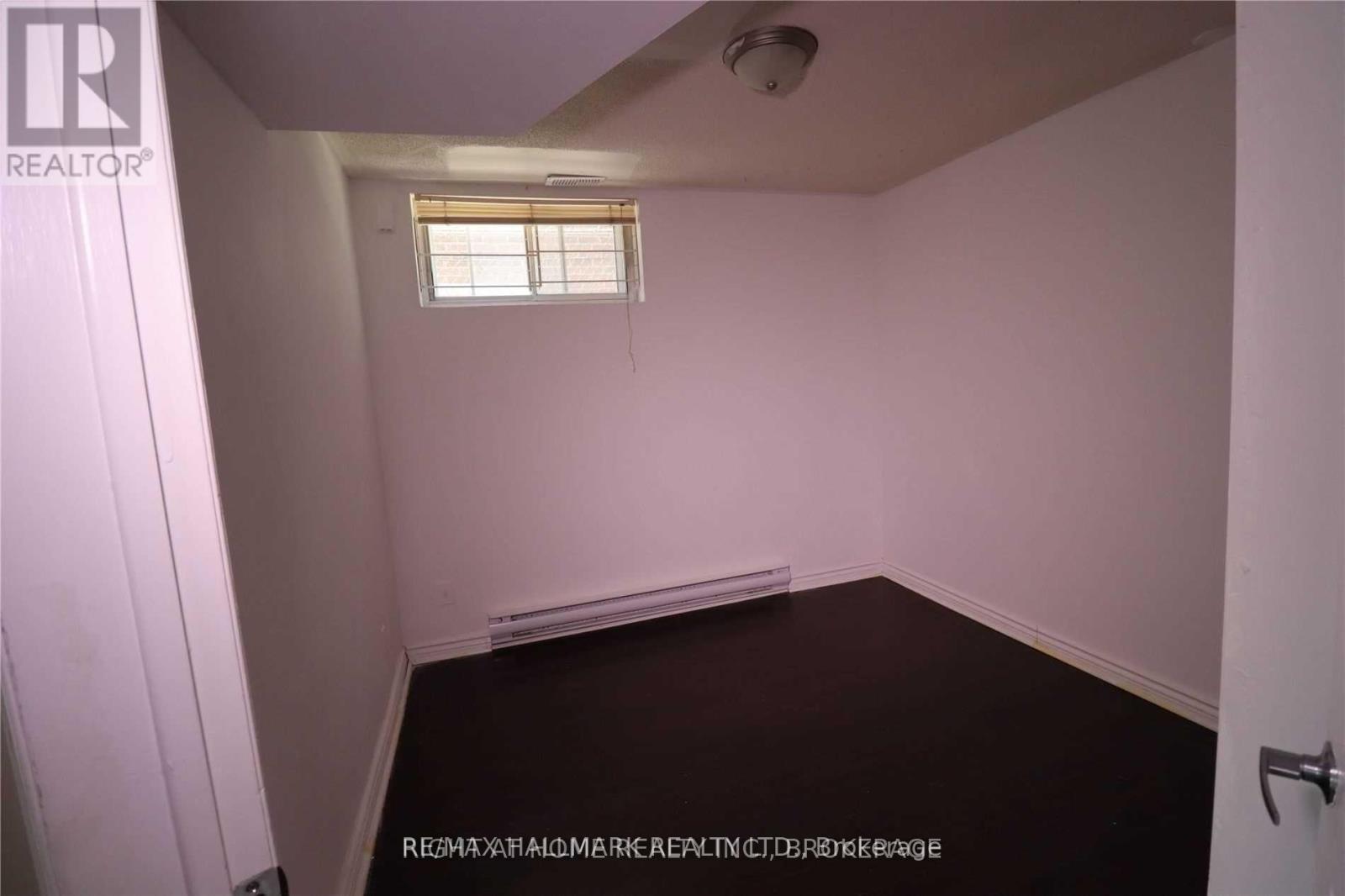 Photo 9 of Bsmt 69 Hildenboro Square, Toronto ON