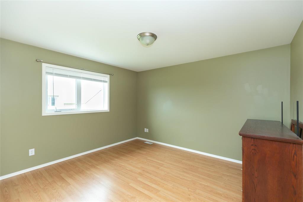 Photo 11 of 47 Creekside Drive, Steinbach MB