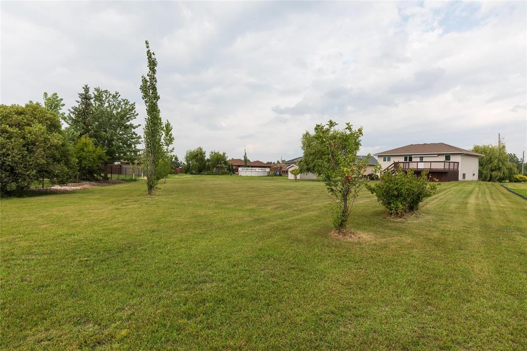 Photo 15 of 47 Creekside Drive, Steinbach MB