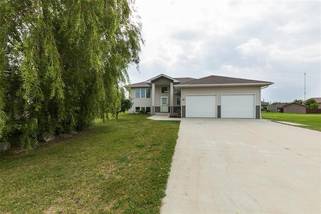 Photo 23 of 47 Creekside Drive, Steinbach MB