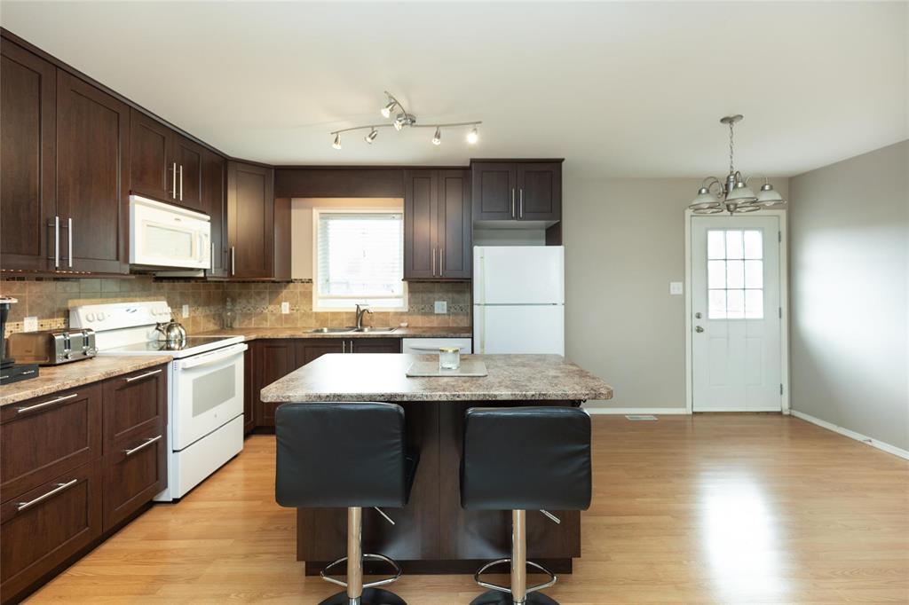 Photo 25 of 47 Creekside Drive, Steinbach MB