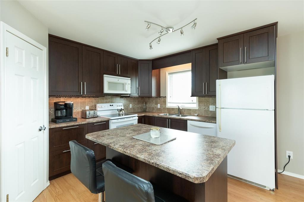 Photo 17 of 47 Creekside Drive, Steinbach MB
