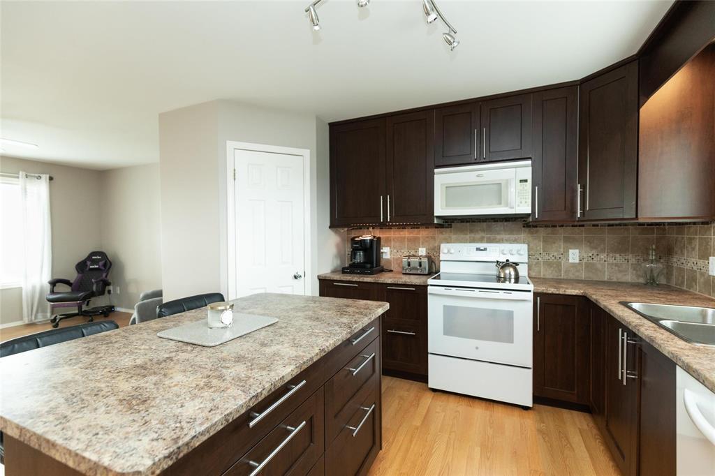 Photo 8 of 47 Creekside Drive, Steinbach MB
