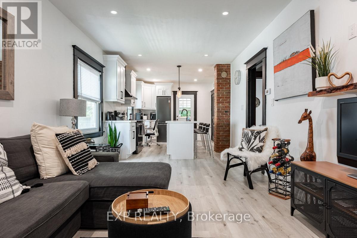 Photo 32 of 34 Louisa Street, St Catharines ON