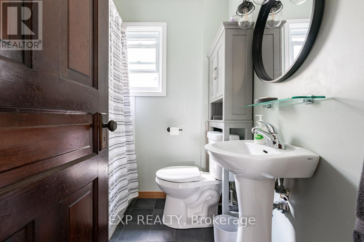 Photo 11 of 34 Louisa Street, St Catharines ON