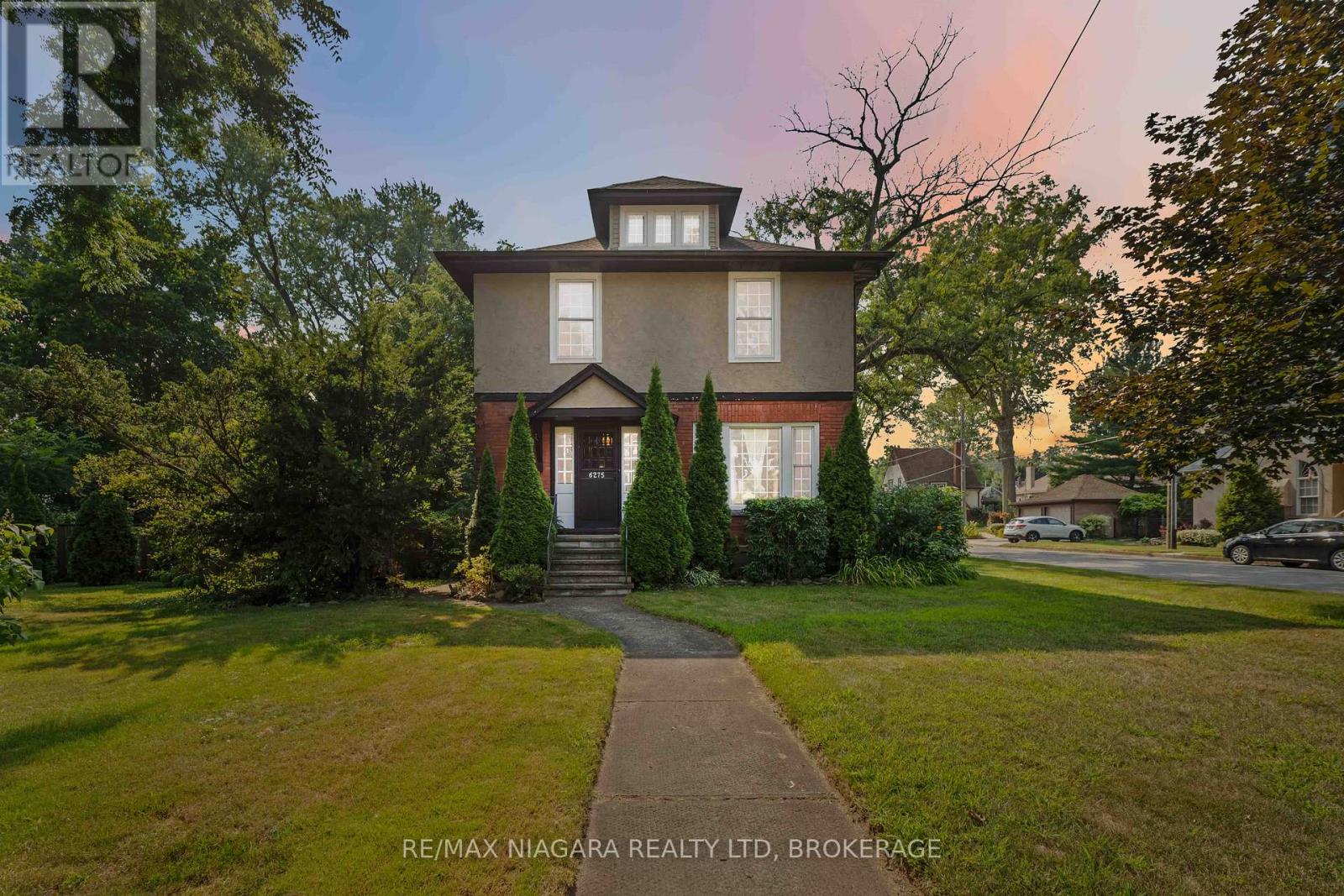 Photo 1 of 6275 Pine Grove Avenue, Niagara Falls ON