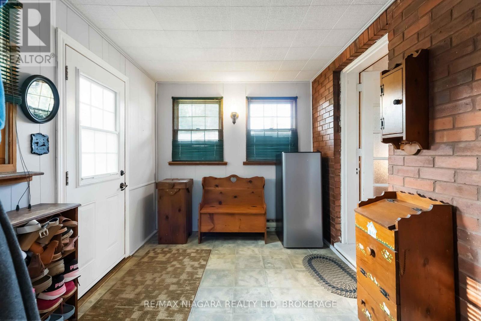 Photo 18 of 6275 Pine Grove Avenue, Niagara Falls ON