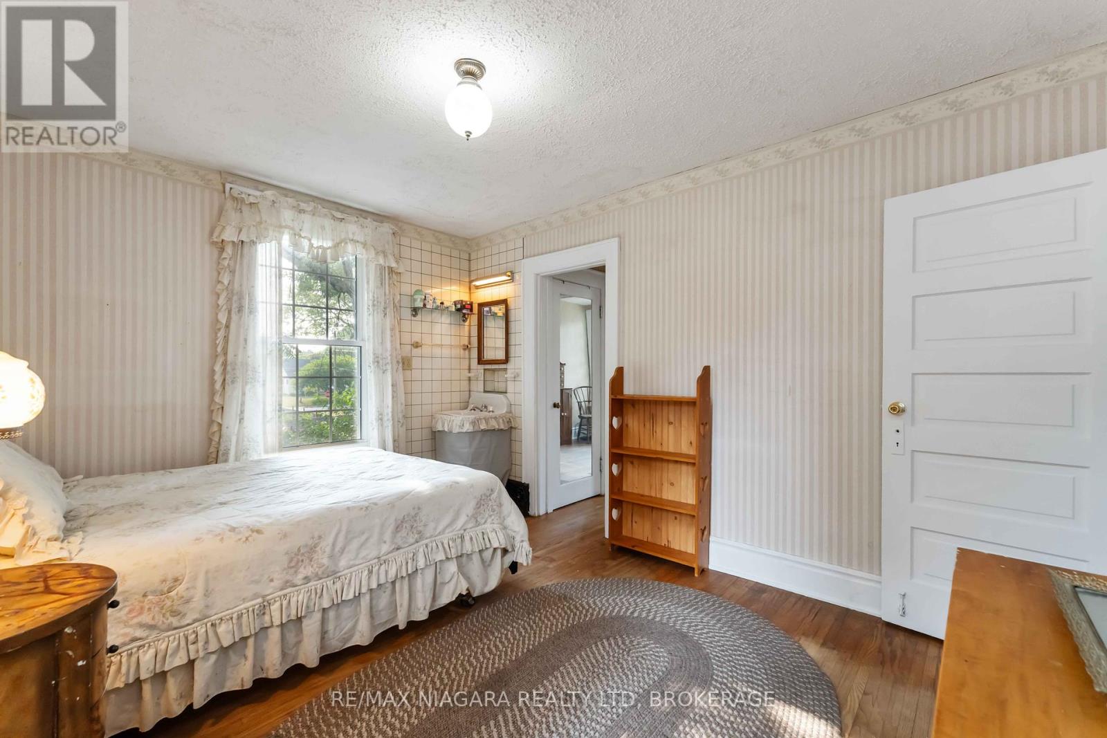 Photo 19 of 6275 Pine Grove Avenue, Niagara Falls ON