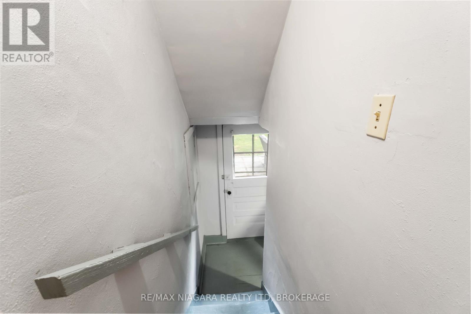 Photo 31 of 6275 Pine Grove Avenue, Niagara Falls ON