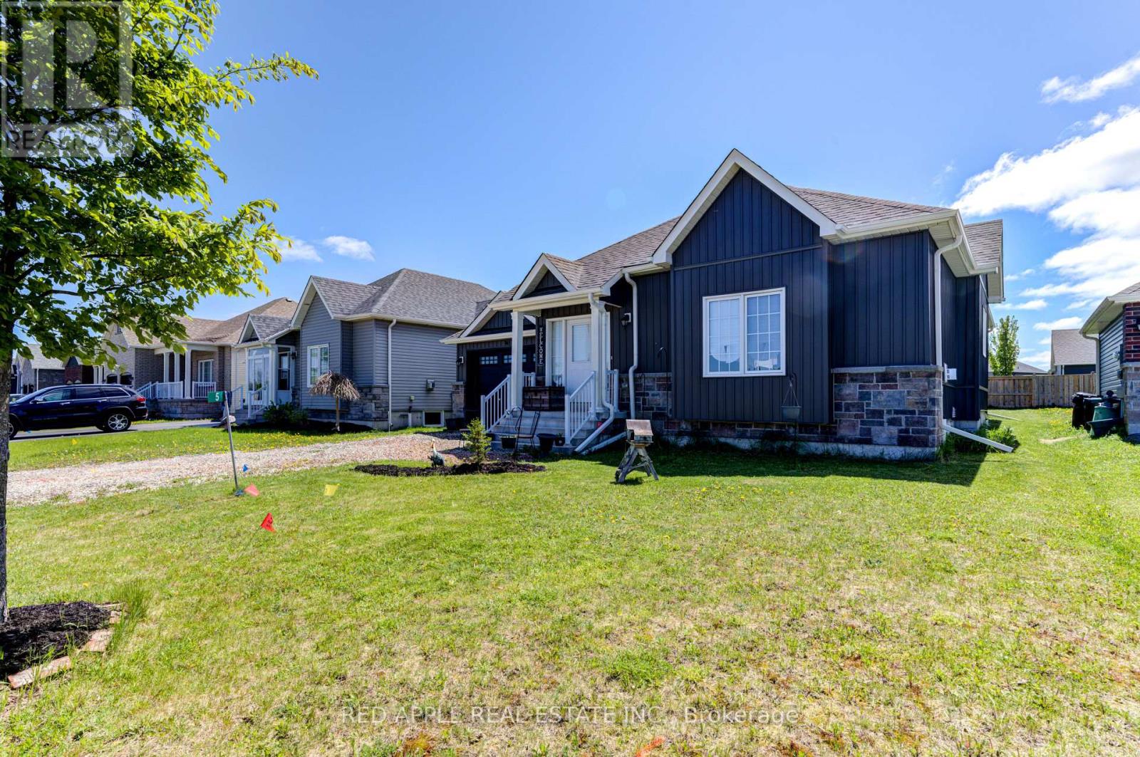 Photo 4 of 5 Beverly Street, Springwater ON