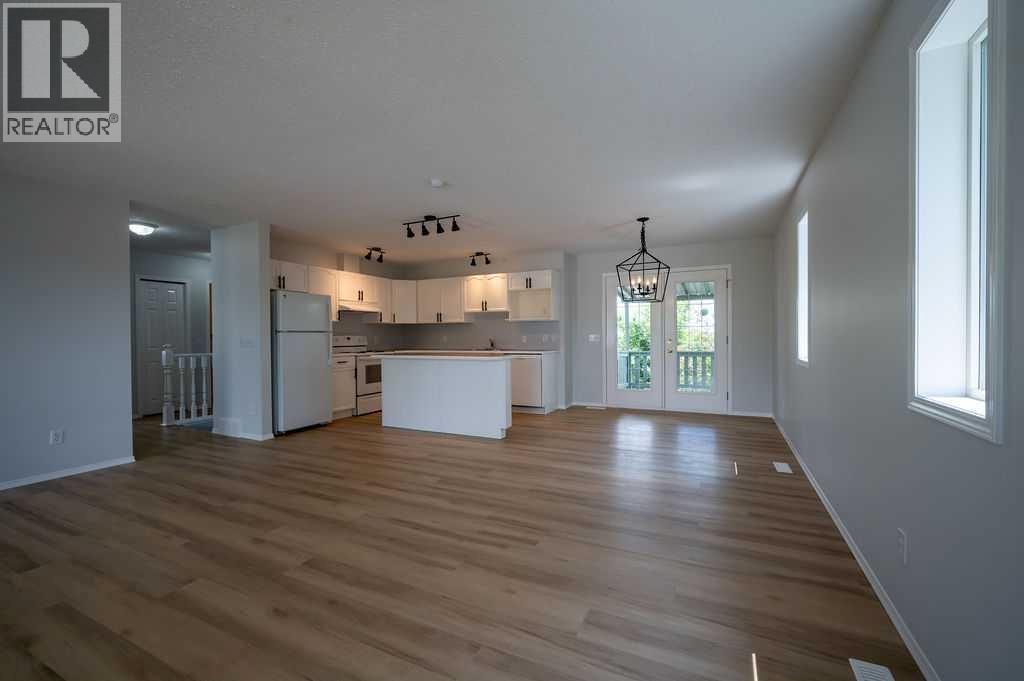 Photo 9 of 269 Strathford Crescent, Strathmore AB