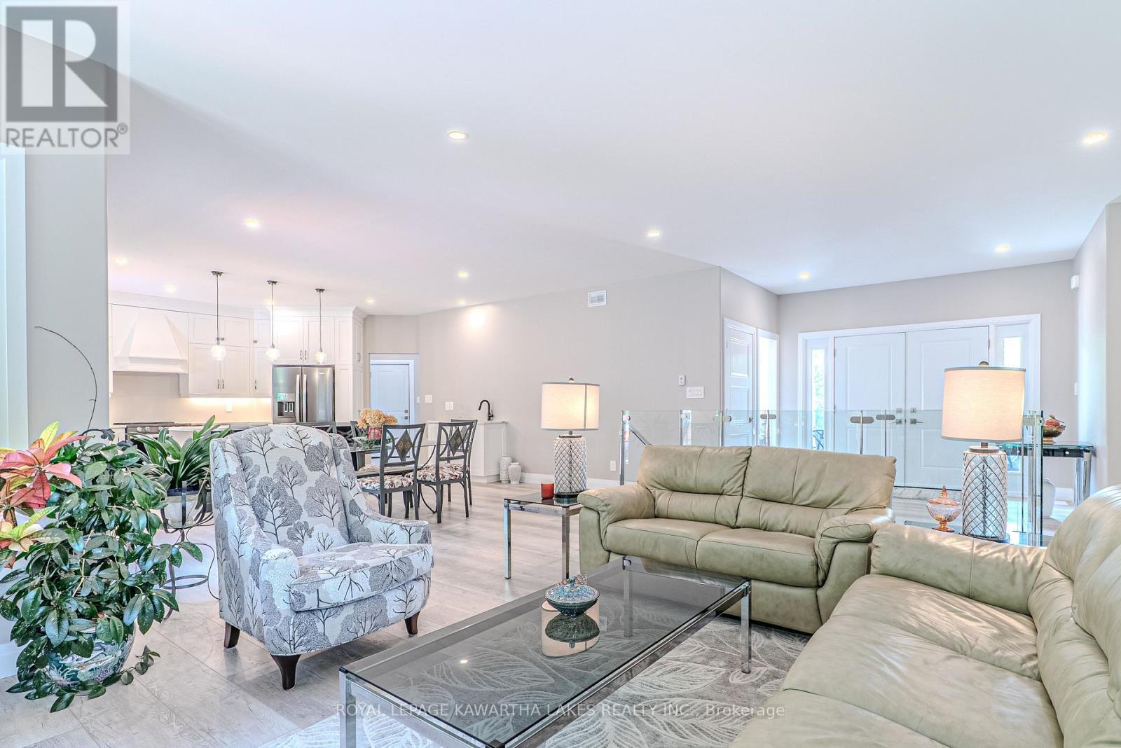 Photo 4 of 18 New Pierce Drive, Stirlingrawdon ON