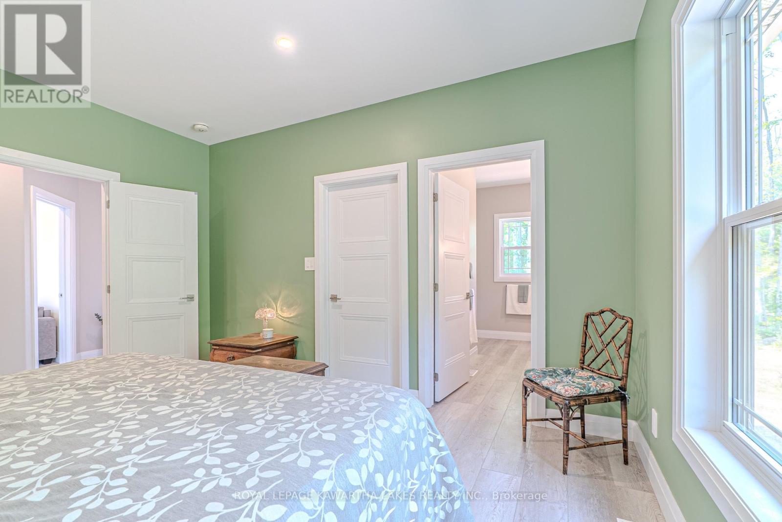 Photo 23 of 18 New Pierce Drive, Stirlingrawdon ON