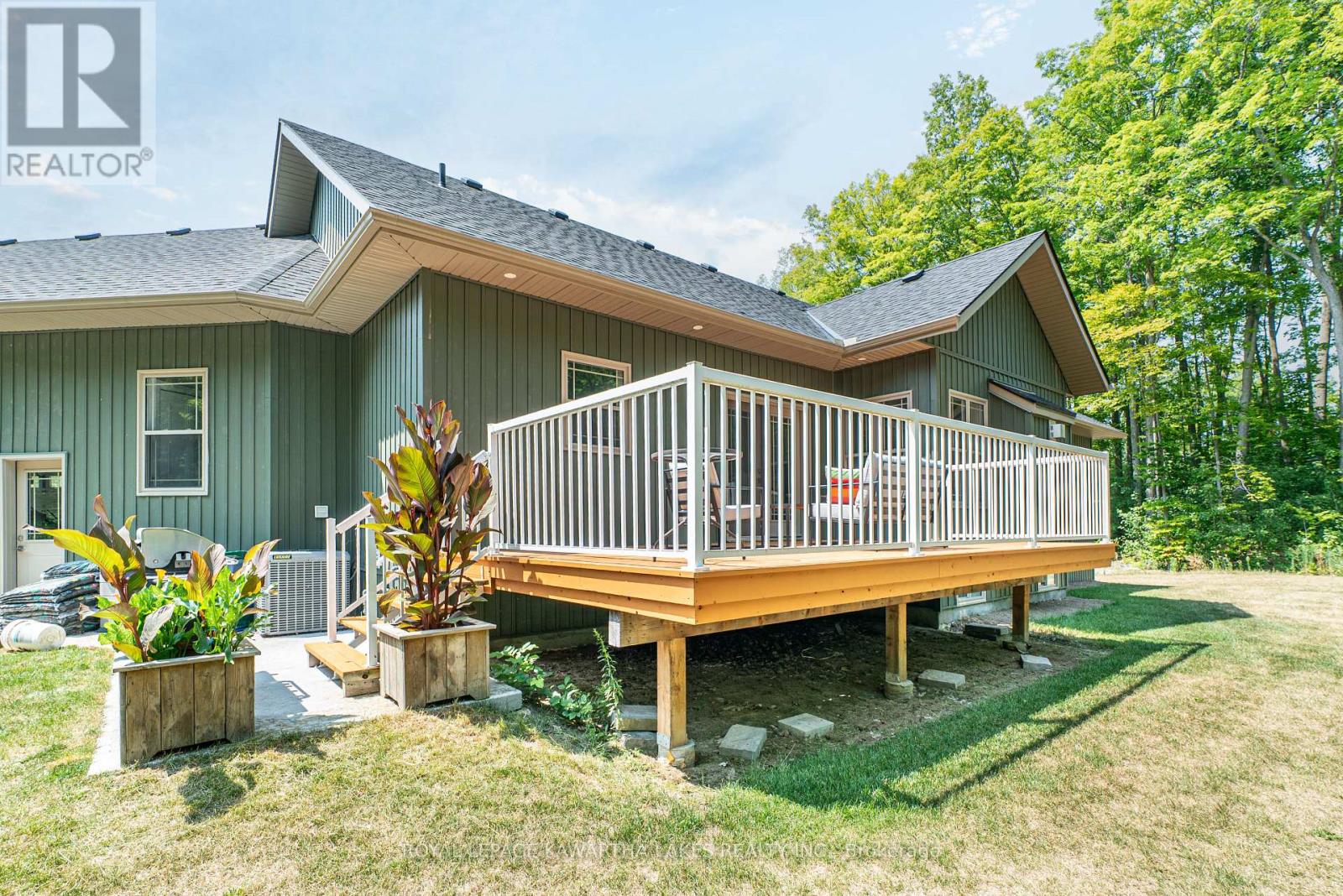 Photo 30 of 18 New Pierce Drive, Stirlingrawdon ON