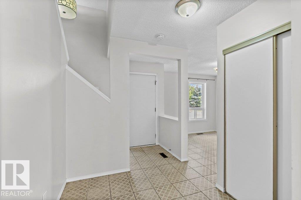 Photo 4 of 650 Saddleback Rd Nw, Edmonton AB