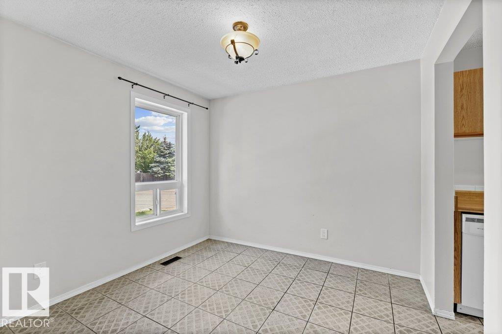 Photo 6 of 650 Saddleback Rd Nw, Edmonton AB