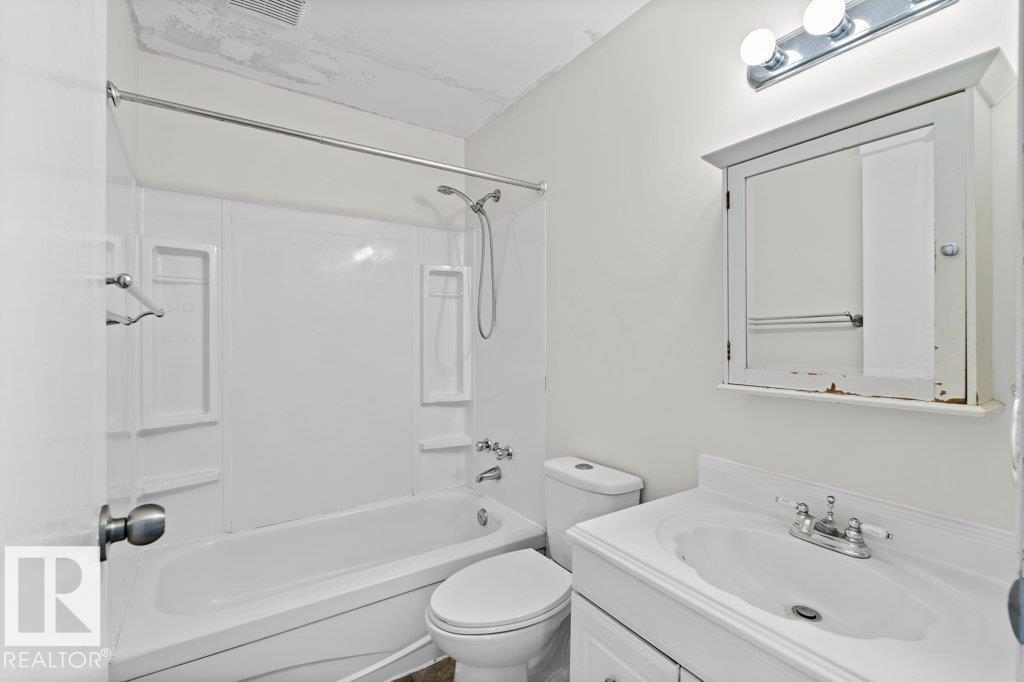 Photo 16 of 650 Saddleback Rd Nw, Edmonton AB
