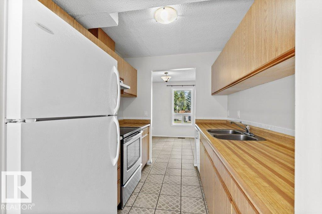Photo 7 of 650 Saddleback Rd Nw, Edmonton AB