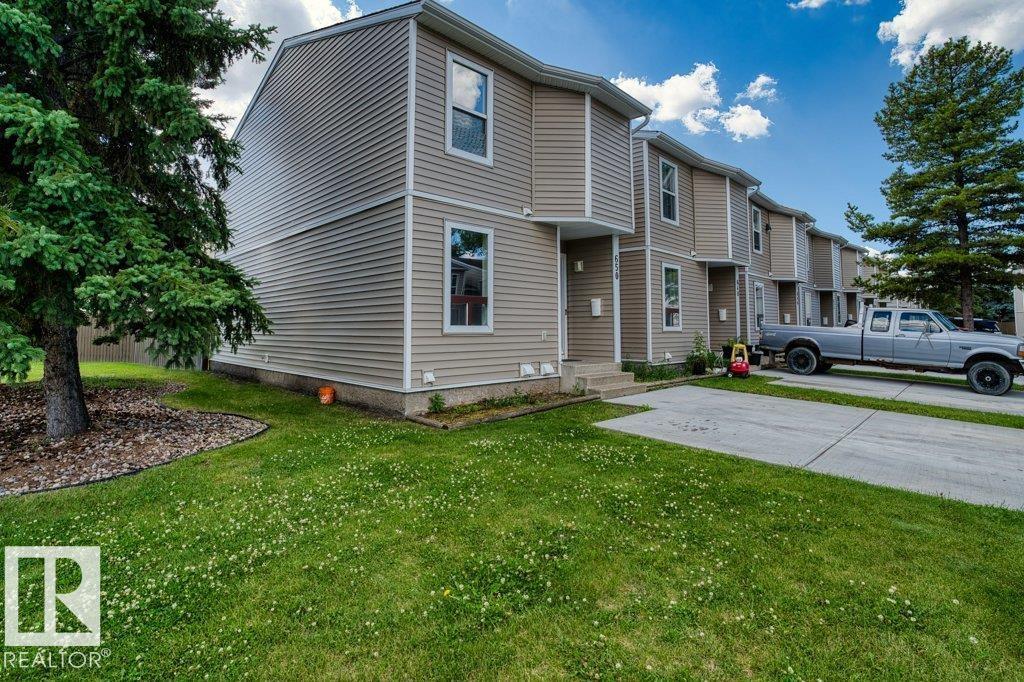Photo 3 of 650 Saddleback Rd Nw, Edmonton AB